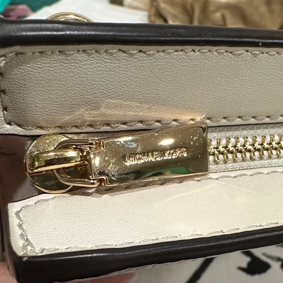 Price Drop ⬇️ Michael Kors Ivory Small Crossbody Bag - Picture 14 of 14